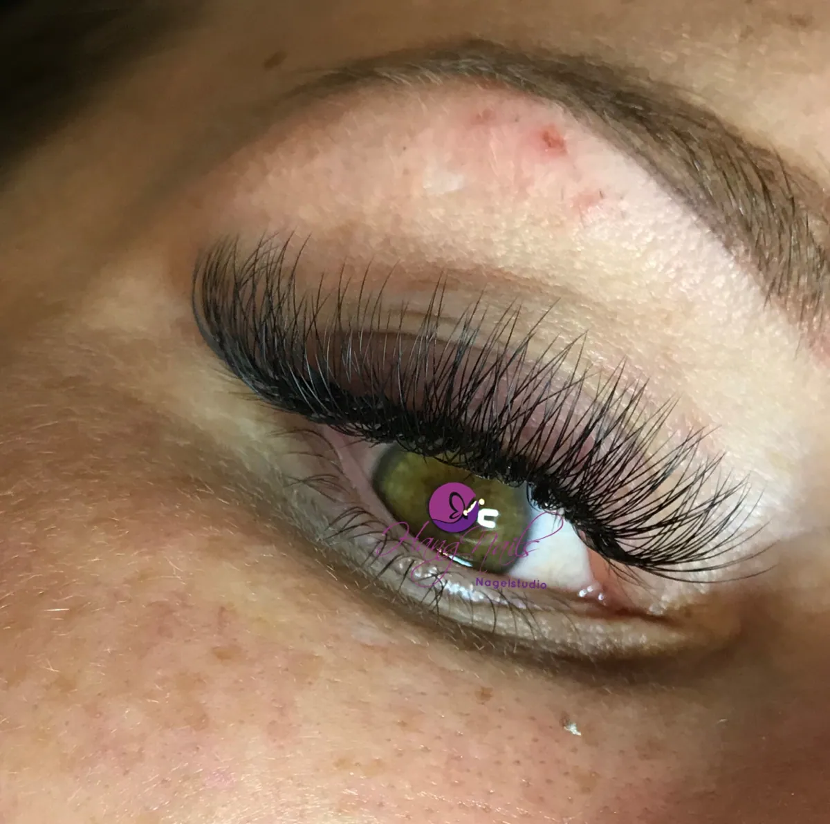 Wimpernverlängerung bei Hang Nails