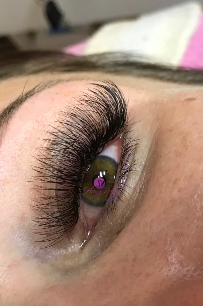 Wimpernverlängerung seitlich